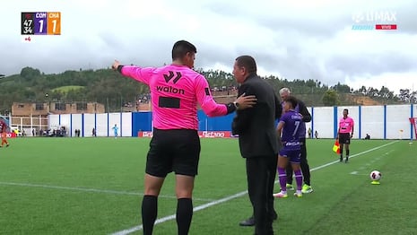 ¡No aprenden! Comerciantes Unidos vs. Los Chankas se detuvo por insultos racistas hacia Abdiel Ayarza