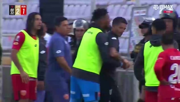 Richard Pellejero vio la tarjeta roja luego de intentar agredir al árbitro principal que cobró un penal a Cusco FC. (Video: L1 Max)