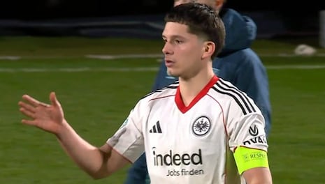 ¡Atención, Mano Menezes! Gol de Philipp Eisele con el Eintracht Frankfurt y sigue creciendo en Europa