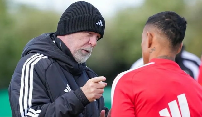 Mano Menezes confía en el talento del jugador peruano: “Mentalidad”