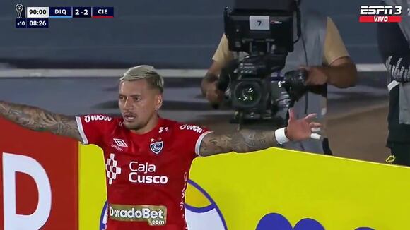 Christian Cueva apareció en la foto del gol de Cienciano con una gran asistencia. (Video: ESPN)