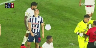 La increíble acrobacia de Vélez que casi termina en empate de Alianza Lima
