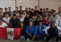 ¡Grande León! Carlos Zambrano recibió en la Videna a la Sub 17 de Puno y les dedicó tierno mensaje