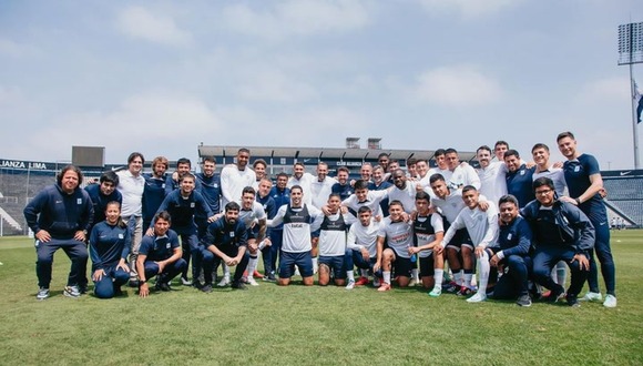 Teófilo Cubillas visitó los entrenamientos de Alianza Lima. (Video: Alianza Lima)