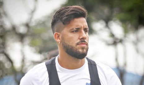 Caín Fara, el as bajo la manga de Universitario: las múltiples posiciones que puede ocupar en la cancha