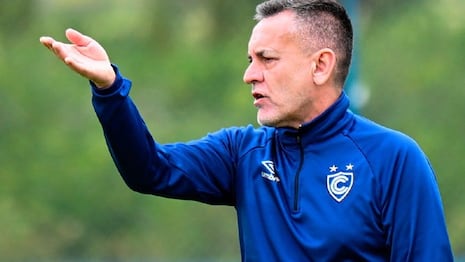 “Tendríamos que jugar mejor que el Manchester City”: Melgarejo destaca clasificación de Cienciano