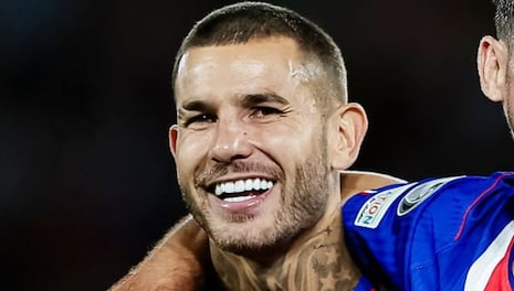 ¡Cabezazo letal! Gol de Theo Hernández para el 2-1 del PSG vs. Barcelona