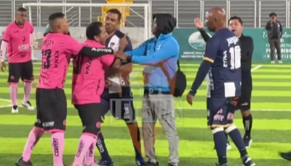 Waldir Sáenz y José Corcuera se fueron a las manos en partido la Copa Leyendas. (Video: @copa_leyendasf7)