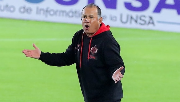 Conferencia de prensa de Juan Reynoso. (Video: Daniel Rodríguez)