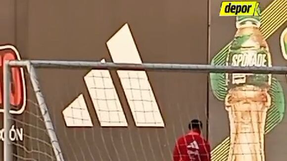 Luis Advíncula entrenó con normalidad. (Video: Wilmer Robles / Depor)