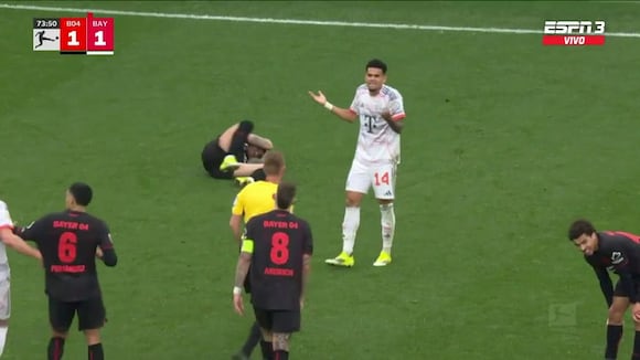 Primera tarjeta amarilla para Luis Díaz por fuerte falta. (Video: ESPN)