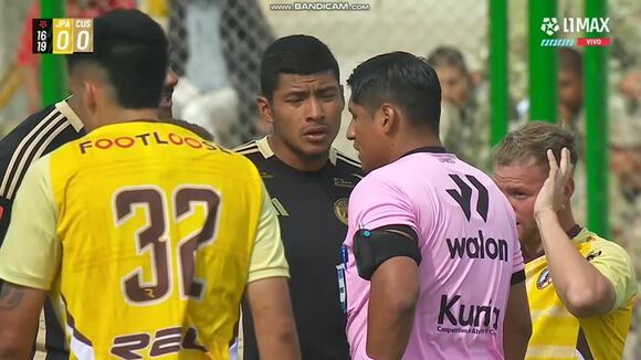 Expulsión a Carlos Gamarra, jugador de Cusco FC, por evitar ocasión manifiesta de gol ante Juan Pablo II. (Video: L1 MAX)