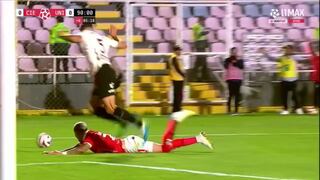 Sebastián Britos sobre polémico penal de Di Benedetto ante Garcés: “Se lo lleva puesto”