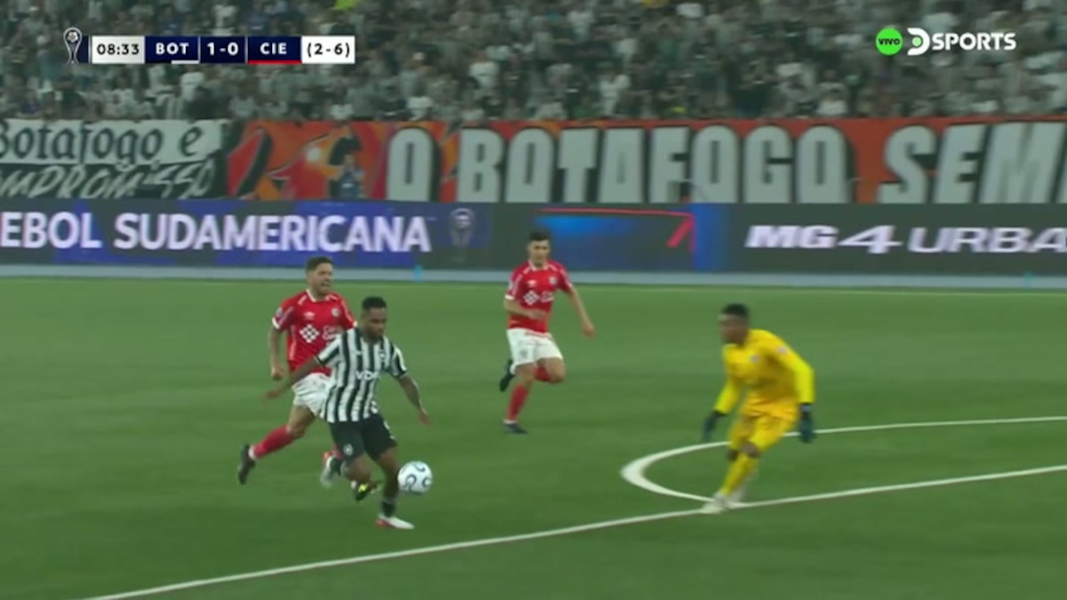 ¡Mala coordinación! Gol de Danilo Pereira puso el 1-0 del Botafogo vs. Cienciano