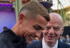 Imperdible su reacción: el encuentro de Cristiano Ronaldo con Gianni Infantino, presidente de la FIFA