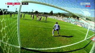 ¡Casi llega el 1-0! Cabezazo de Williams Riveros al palo en Universitario vs. UTC