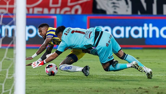 Winston Reátegui analizó la jugada polémica entre Diego Romero y Arley Rodríguez. (Video: L1 MAX / Foto: Carlos Sipán)