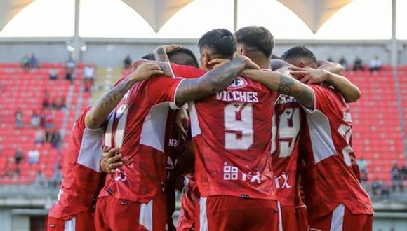 Patricio Rubio marcó el 2-1 de Ñublense ante Universitario. (Video: YouTube)