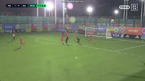 ¡Perú reacciona ante Rusia! Golazo de Jean Franco Trujillo para el 2-3 en el Mundial Sub-15