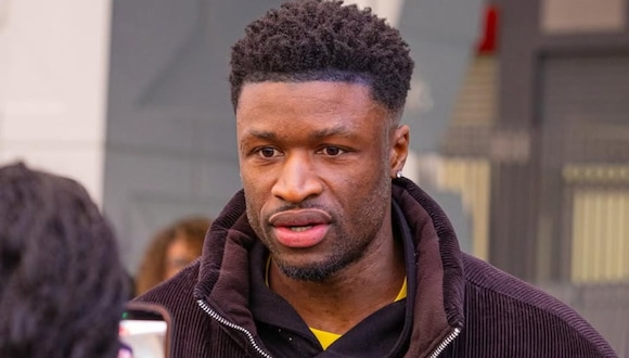 Sekou Gassama llegó al Perú para sumarse a la pretemporada de Universitario. (Video: Jordy Flores / Foto: Instagram)