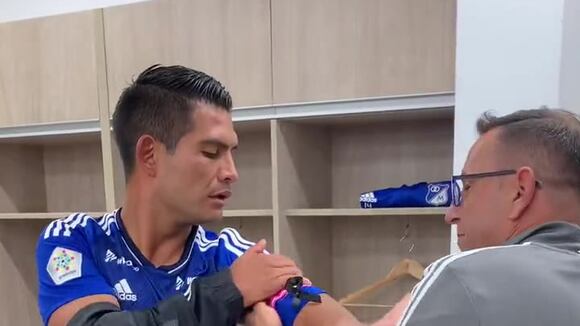 El equipo de Millonarios se prepara previo a salir a la cancha de juego. (Vídeo: Millonarios).