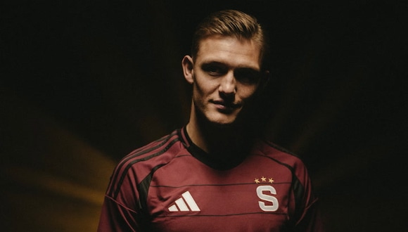 Presentación de Oliver Sonne. (Video: Sparta Praga)