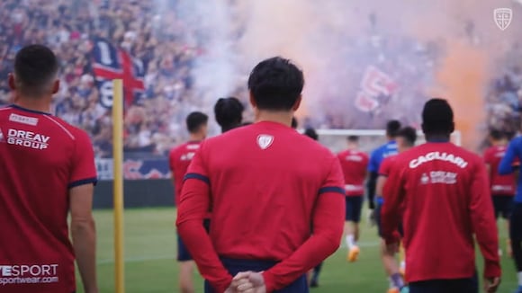 Gianluca Lapadula fue ovacionado en entrenamiento de Cagliari. (Video: Twitter)