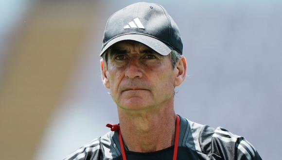 Óscar Ibáñez habló sobre el campo de juego del Estadio Nacional. (Video: Gianina González / Depor)