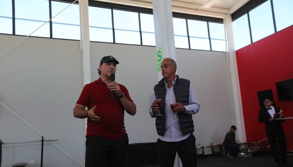 Néstor Lorenzo estuvo presente en la inauguración del CAR de Melgar. (Video: Jorge Díaz Orihuela / X)