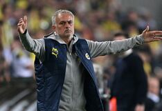 Derribado por un jugador: la lesión de José Mourinho en los entrenamientos de Fenerbahce