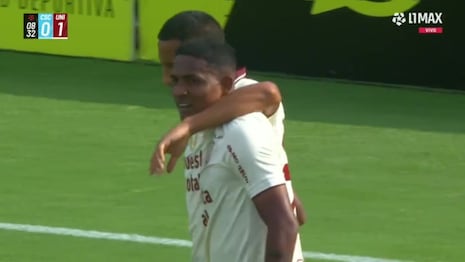 ¡Error defensivo de Sporting Cristal! Gol de José Carabalí para el 1-0 de Universitario en el Gallardo