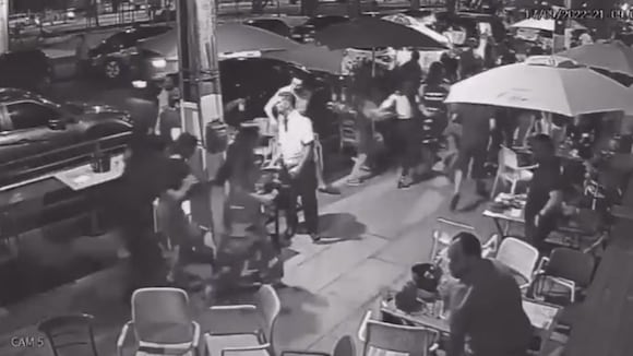 Creyeron que era un robo: ven pasar a grupo de Crossfit corriendo y huyen de restaurante. (Video fuente: TikTok)