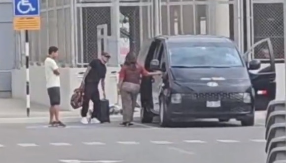 Bryan Reyna llegó a Lima para firmar por Universitario de Deportes. (Video: Jax Latin Media)