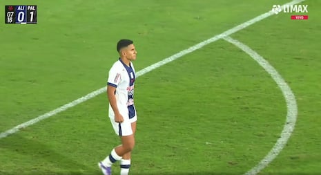 ¡Como en el clásico! Mala suerte de Chávez y autogol para el 1-0 de Palestino vs. Alianza Lima