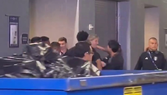 Jugadores de Perú saludaron a Ricardo Gareca. (Video: Camila Zapata / DIRECTV)