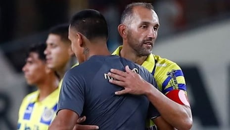 Alex Valera y Hernán Barcos, el reencuentro: los pormenores del mano a mano tras el triunfo de Universitario