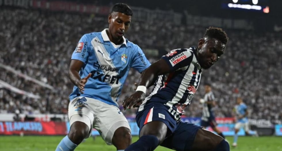 * Source Content: A mix of an ad-blocker warning (to be ignored) and a sports report about a football match between Sporting Cristal and Alianza Lima (dated May 9th, Apertura 2026).