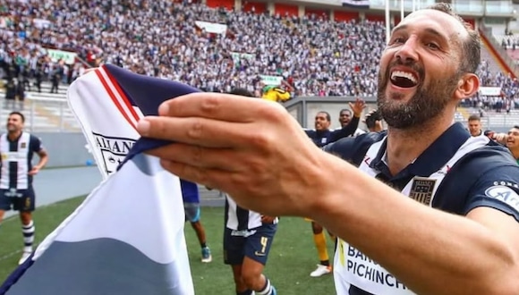 Despedida de Hernán Barcos hacia los hinchas de Alianza Lima. (Video y Fotos: @barcos)