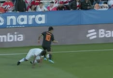 ¡Un baile de Joao Grimaldo! Gol de Jairo Vélez para el 1-0 de Perú vs. Honduras