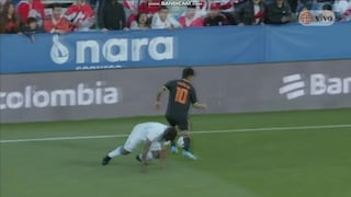 ¡Un baile de Joao Grimaldo! Gol de Jairo Vélez para el 1-0 de Perú vs. Honduras