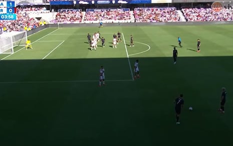 ¡Gol de Estados Unidos! Ellis pone el 1-0 ante Perú en una jugada confusa que descoloca a Gallese