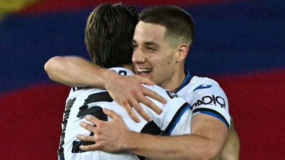 Mario Pašalić marcó el 2-2 de Atalanta sobre Barcelona. (Video: SSC)