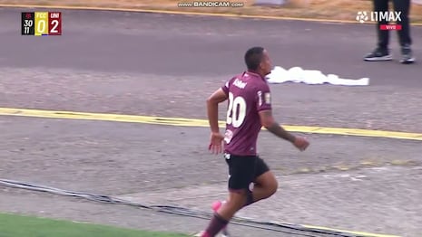 ¡Jugadón de César Inga! Gol de Alex Valera para el 2-0 de Universitario vs. FC Cajamarca