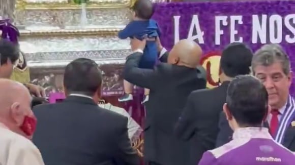 Plantel de Universitario se presentó en la iglesia de Las Nazarenas. (Video: Bruno Quiñónez)