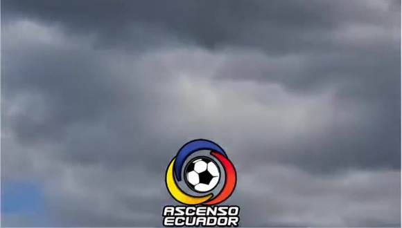 Un helicóptero aterriza en un estadio de Ecuador e interrumpe un partido de fútbol. (Video: Publi TV Ecuador)