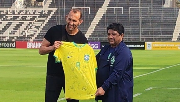 Hernán Barcos recibió un homenaje por parte de la Selección de Brasil en Matute. (Video: Alianza Lima)