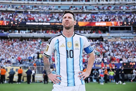 “Una camiseta para toda la vida”: Messi presentó la indumentaria de su despedida de la Selección Argentina