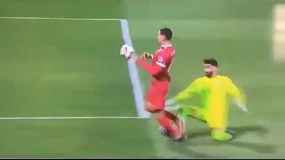 Pablo Sabbag y la falta que recibió ante Irán. (Video: @CokigonzalesO)