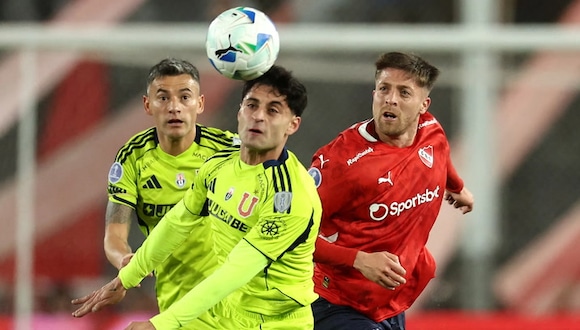 Barristas de Independiente y la Universidad de Chile se enfrascaron en una trágica pelea en el Estadio Libertadores de América. (Video: 24 Horas / Foto: AFP)