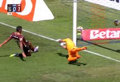 Alex Valera anotó de rebote en el penal, pero el árbitro pitó el final del primer tiempo: ¿por qué no validó el gol?